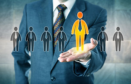 Manager des employés plus âgés que soi : l'art délicat d'une autorité gagnée